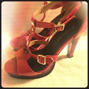 Off the Chain Cute!!!! Pink & Snakeskin heel.